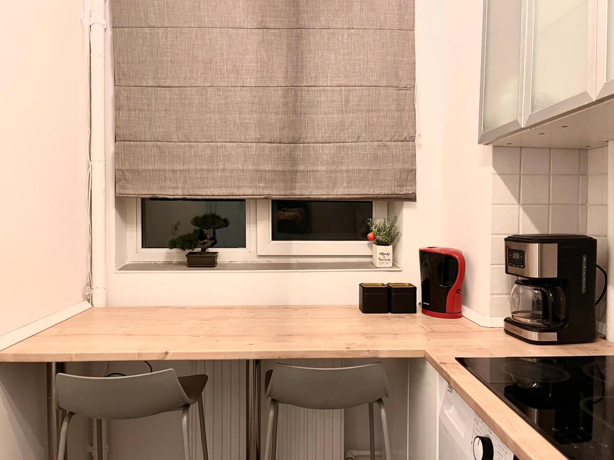 Cozy Apartment With Balcony Бухарест Экстерьер фото